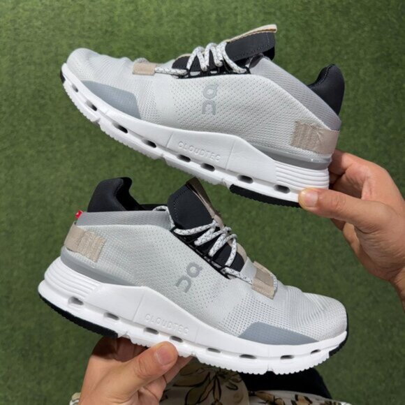 On Cloud Cloudnova Running Sneakers Women - Picture 1 of 9